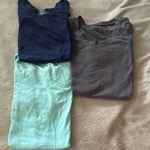 Set of Three V-Neck T-Shirts in Blue, Gray, and Mint